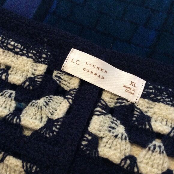 LC Lauren Conrad Granny Square Crocheted Vest Navy White XL - Picture 6 of 6